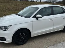 Weiß Gebraucht 2016 Audi A1 Sportback Ambiente Kleinwagen | 13.899 € (Etwas zu teuer)