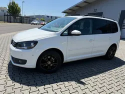 Weiß Gebraucht 2012 VW Touran Comfortline Van / Kleinbus | 4.999 € (Superpreis)