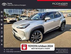 Shimmering silver metallic (metallic) Gebraucht 2024 Toyota Yaris Hybrid Team SUV | 27.490 € (Etwas zu teuer)