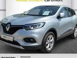 Grau Gebraucht 2020 Renault Kadjar LIMITED SUV | 17.775 € (Fairer Preis)