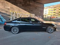 Schwarz Gebraucht 2015 BMW 730L Limousine | 17.000 €