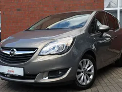 Grau Gebraucht 2015 Opel Meriva drive Van / Kleinbus | 6.990 € (Fairer Preis)
