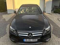 Schwarz Gebraucht 2016 Mercedes E220 AMG line Limousine | 24.450 €