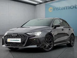 Grau Neu 2025 Audi RS3 Sportback Kleinwagen | 72.749 €
