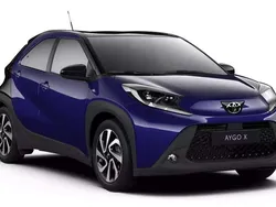Juniper blue/ night sky black Neu 2025 Toyota Aygo Kleinwagen | 15.990 €