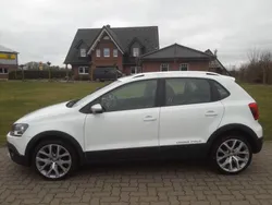 Weiß Gebraucht 2014 VW Polo Cross Kleinwagen | 11.790 € (Etwas zu teuer)