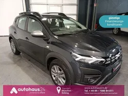 Grau Gebraucht 2023 Dacia Sandero Expression Kleinwagen | 14.770 € (Guter Preis)