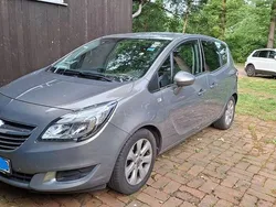 Beige Gebraucht 2016 Opel Meriva Edition Van / Kleinbus | 7.500 € (Fairer Preis)