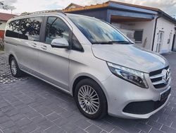 Brillantsilber Gebraucht 2021 Mercedes V220 Edition Van / Kleinbus | 38.690 € (Etwas zu teuer)