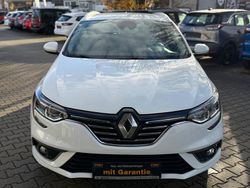 Weiß Gebraucht 2017 Renault Mégane IV Intens Limousine | 11.500 € (Fairer Preis)