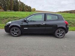 Schwarz Gebraucht 2011 Renault Clio II Dynamique Limousine | 2.200 € (Fairer Preis)