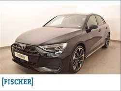 Mythosschwarz metallic Gebraucht 2024 Audi A3 Sportback S-Line Limousine | 40.990 € (Etwas zu teuer)