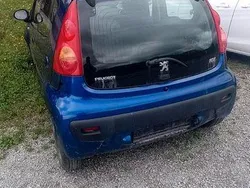 Blau Gebraucht 2008 Peugeot 107 Kleinwagen | 550 €
