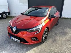 Rot Gebraucht 2022 Renault Clio V Zen Kleinwagen | 15.590 € (Guter Preis)