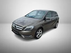 Grau Gebraucht 2012 Mercedes B200 Edition 1 Van / Kleinbus | 6.289 € (Guter Preis)