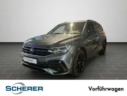 Platinum grey metallic Gebraucht 2025 VW Tiguan R-line SUV | 49.990 € (Superpreis)