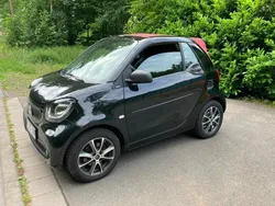 Schwarz Gebraucht 2016 Smart ForTwo Cabrio Passion Cabrio | 15.999 €