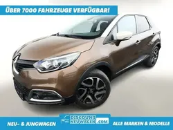 Platingrau metallic / dach: schwarz Gebraucht 2017 Renault Captur Intens SUV | 12.973 € (Teuer)