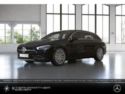 Schwarz Gebraucht 2023 Mercedes CLA200 Shooting Brake Progressive Kombi | 31.894 € (Fairer Preis)