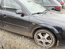 Schwarz Gebraucht 2002 Ford Mondeo Kombi | 599 € (Guter Preis)