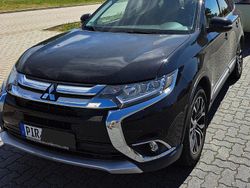 Schwarz Gebraucht 2017 Mitsubishi Outlander Top SUV | 18.499 € (Etwas zu teuer)