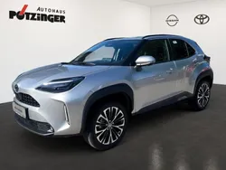 Silver metallic Neu 2025 Toyota Yaris Cross Style SUV | 33.990 € (Teuer)