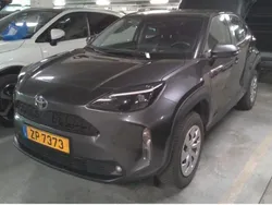 Grau Gebraucht 2023 Toyota Yaris Cross SUV | 19.844 € (Superpreis)