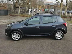 Grau Gebraucht 2015 Dacia Sandero Prestige Kleinwagen | 5.000 € (Guter Preis)