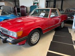 Rot Gebraucht 1986 Mercedes 560 Cabrio | 24.900 €