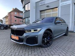 Frozen bluestone metallic (metallic) Gebraucht 2022 BMW 740 M Sport Limousine | 54.940 € (Fairer Preis)