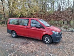 Rot Gebraucht 2014 Mercedes Vito | 10.500 €