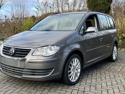 Grau Gebraucht 2009 VW Touran Trendline Van / Kleinbus | 5.590 € (Fairer Preis)