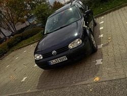 Blau Gebraucht 1998 VW Golf Limousine | 1.500 € (Fairer Preis)