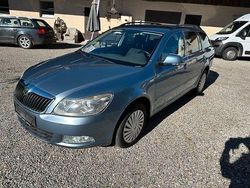 Grau Gebraucht 2011 Skoda Octavia Family Kombi | 4.999 € (Guter Preis)