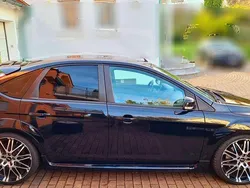 Schwarz Gebraucht 2009 Ford Focus ST Limousine | 7.888 € (Fairer Preis)