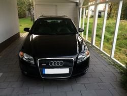 Schwarz metallic Gebraucht 2004 Audi A4 Kombi | 10.850 €
