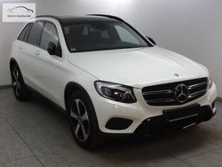 Weiß Gebraucht 2018 Mercedes GLC250 AMG line SUV | 37.800 € (Teuer)
