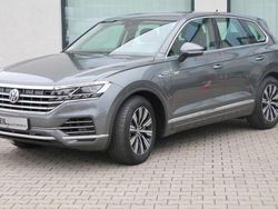 Grau Gebraucht 2019 VW Touareg Elegance SUV | 51.998 € (Guter Preis)