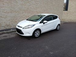 Weiß Gebraucht 2011 Ford Fiesta S Kleinwagen | 2.600 €