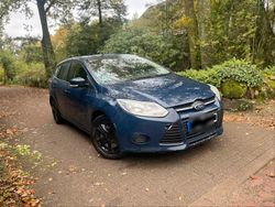 Blau Gebraucht 2013 Ford Focus Kombi | 2.200 € (Superpreis)