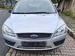 Silber Gebraucht 2005 Ford Focus Limousine | 1.550 € (Fairer Preis)