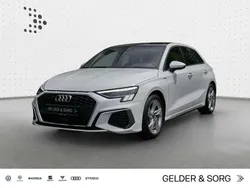 Ibisweiß Gebraucht 2023 Audi A3 S-Line Limousine | 29.590 € (Etwas zu teuer)
