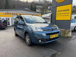 Blau Gebraucht 2016 Citroën Berlingo SELECTION Van / Kleinbus | 11.400 € (Fairer Preis)