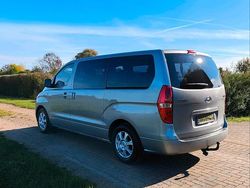 Grau Gebraucht 2010 Hyundai H-1 Van / Kleinbus | 12.500 €