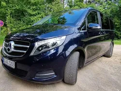 Blau Gebraucht 2016 Mercedes V200 Avantgarde Van / Kleinbus | 40.000 € (Teuer)