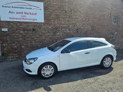Weiß Gebraucht 2009 Opel Astra GTC Selection Coupé | 1.590 € (Superpreis)