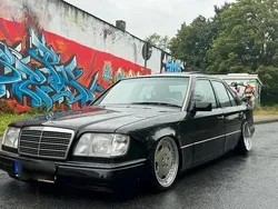Schwarz Gebraucht 1995 Mercedes E420 AMG Limousine | 23.990 €