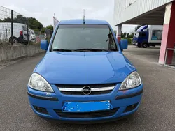 Blau Gebraucht 2003 Opel Combo Van / Kleinbus | 2.990 € (Fairer Preis)
