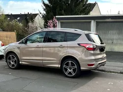 Beige Gebraucht 2019 Ford Kuga Vignale SUV | 23.000 € (Fairer Preis)