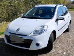 Weiß Gebraucht 2012 Renault Clio GrandTour Kombi | 4.500 €